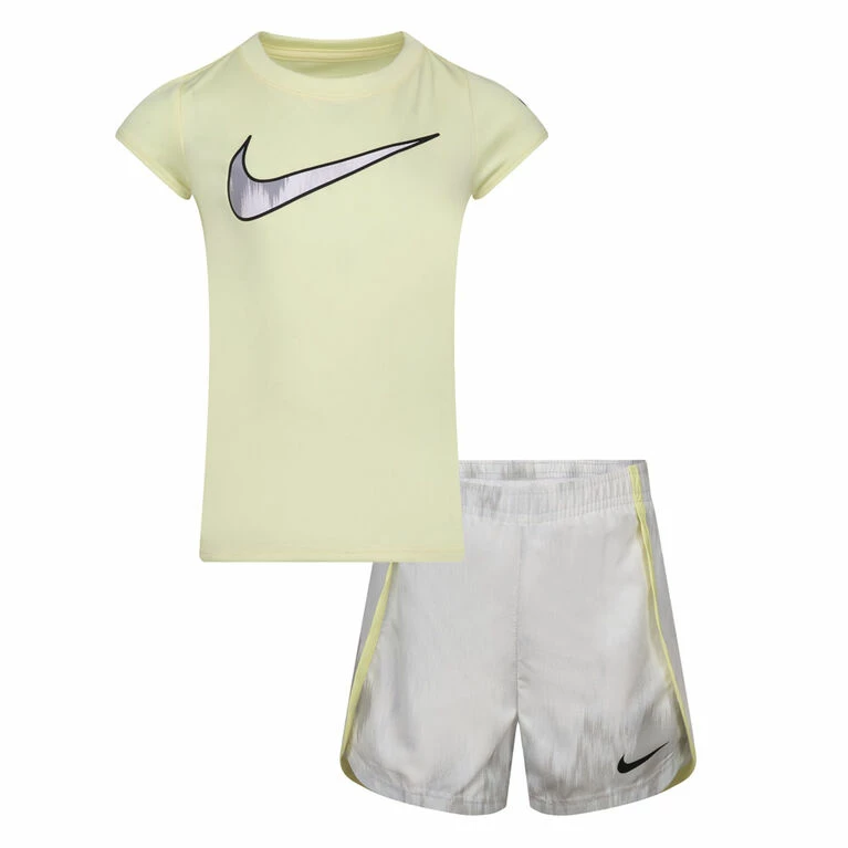 Nike T-shirt And Shorts Set - White - Size 6X 3 Nike T-shirt And Shorts Set - White - Size 6X