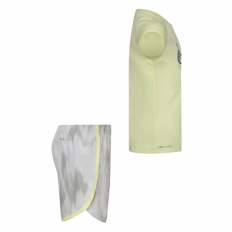 Nike T-shirt And Shorts Set - White - Size 6X 8 Nike T-shirt And Shorts Set - White - Size 6X - Image 6