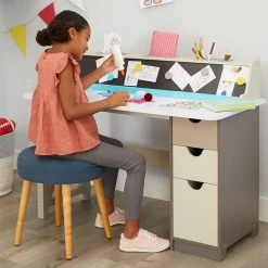 Little Tikes 2-in-1 Chalkboard Desk 11 Little Tikes 2-in-1 Chalkboard Desk -KidKraft store 74CF4A5B 4
