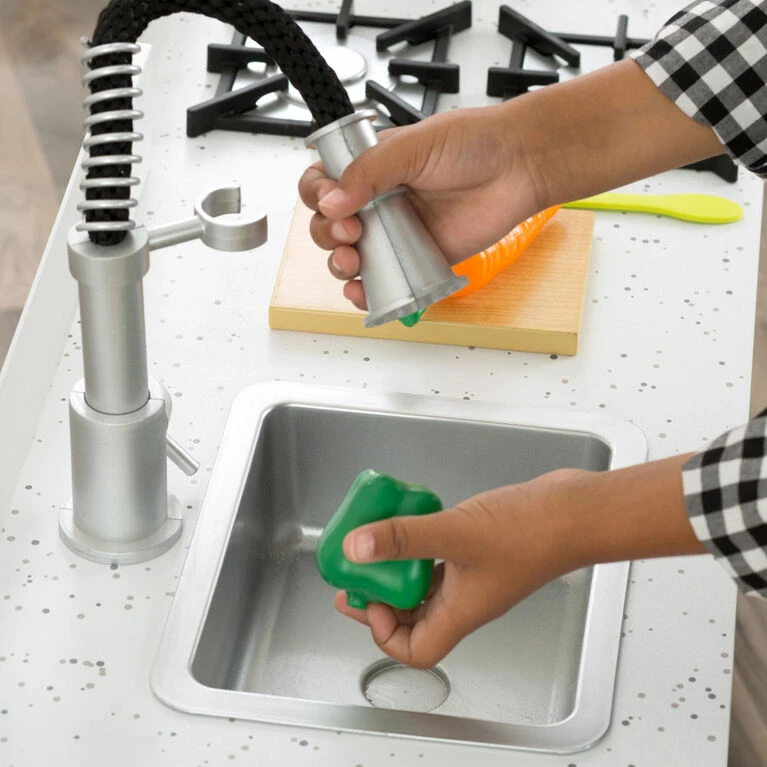 KidKraft Little Cook's Work Station Kitchen 8 KidKraft Little Cook's Work Station Kitchen - Image 6