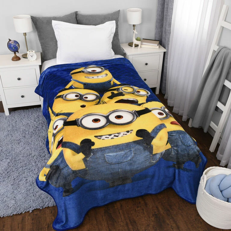 Nemcor Despicable Me Minions Kids Oversized Blanket, (60x90) 4 Nemcor Despicable Me Minions Kids Oversized Blanket, (60x90) - Image 2